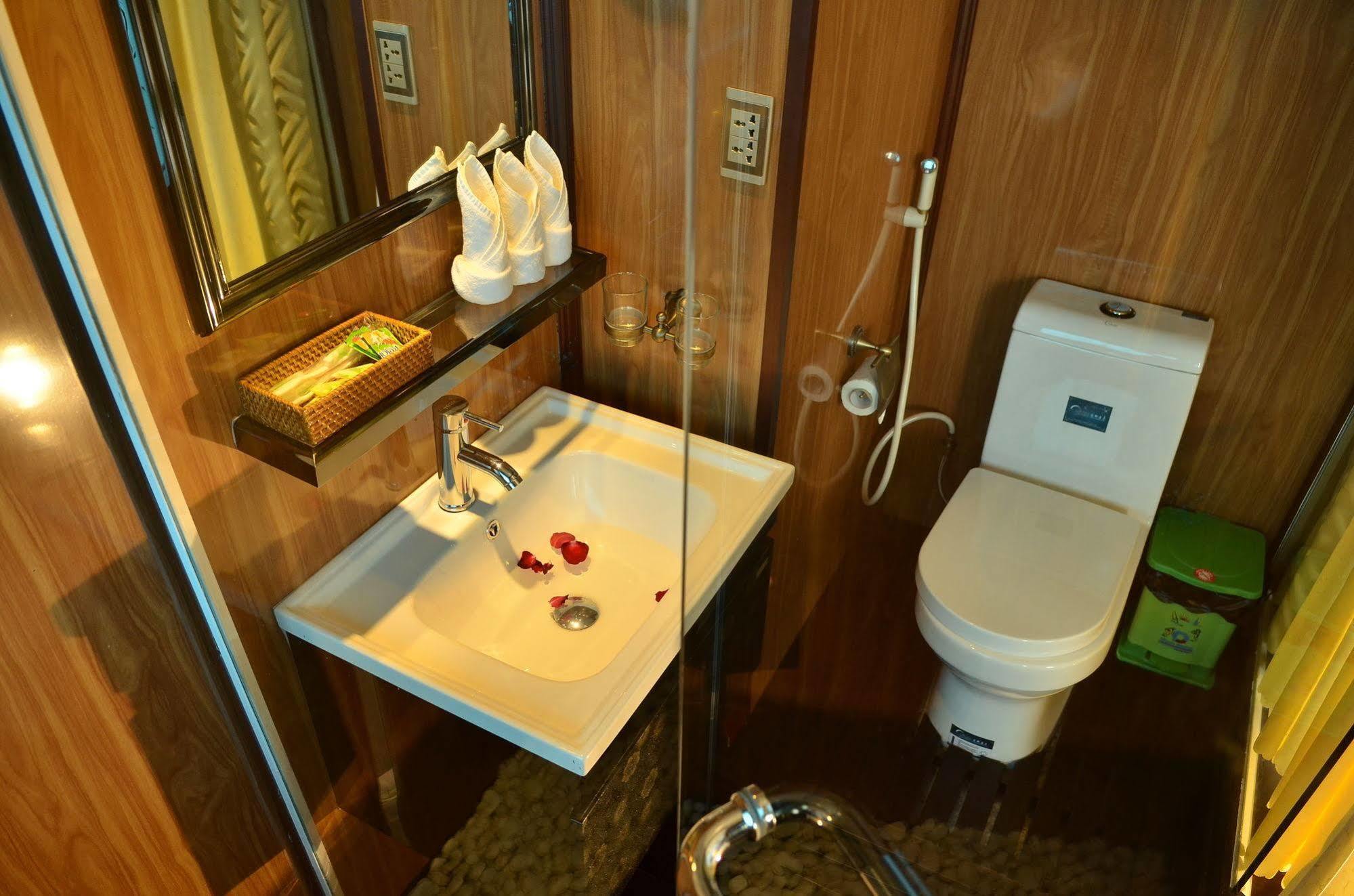 Hotel Garden Bay Luxury Cruise Ha Long Zewnętrze zdjęcie